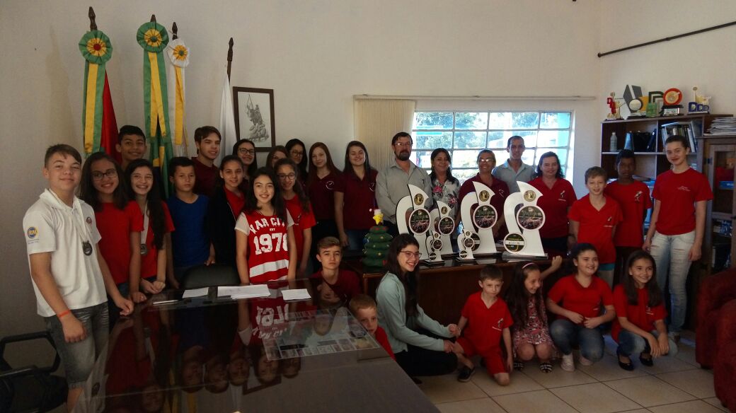 Visita do Grupo Sentinelas Minuano ao Prefeito Gustavo