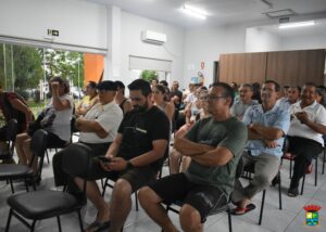 Executivo anuncia cronograma de execução de 10 quadras em nova etapa do Programa Calçamento Comunitário