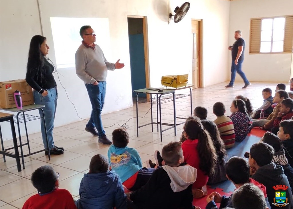 Escolas Municipais realizam Semana do Meio Ambiente através do Programa Jogue  Limpo – Prefeitura de Manoel Viana