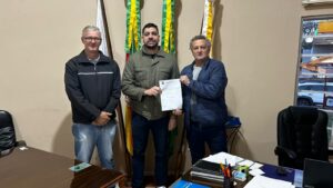 Posse do novo enfermeiro Evandro Dal Soto Busnelo.