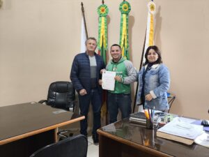 Posse de novo servidor efetivo na Rede Municipal de Ensino!